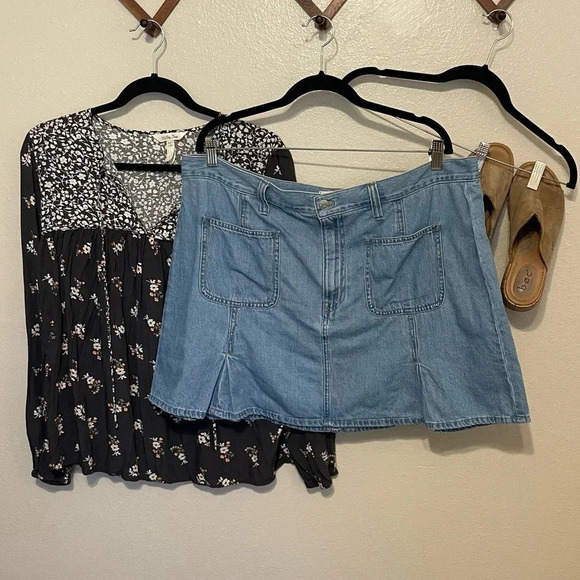 Madewell Pleated Denim Mini Skirt Size 33 Light Wash Denim Coastal Cowgirl - Picture 2 of 8